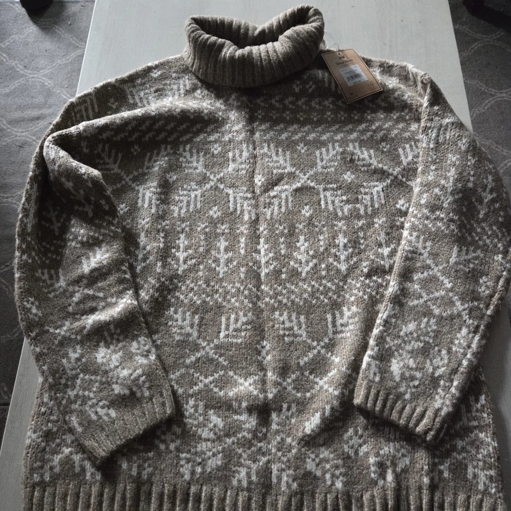 Windriver Tan Turtle Kneck Sweater. Unisex, Brand New Size Small - Picture 2 of 5